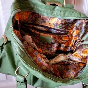 Green immfusion purse in excellent shape